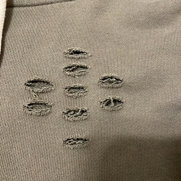 Ruby And Jenna Camo Cropped Sweatshirt - Picture 5 of 11